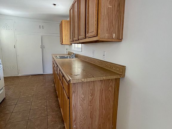 5th image of 16838 E Benwood St