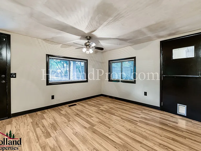 9601 SW 42nd Ave — Photo 5