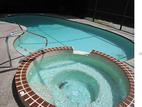 4th image of 2732 Forest Knoll Dr