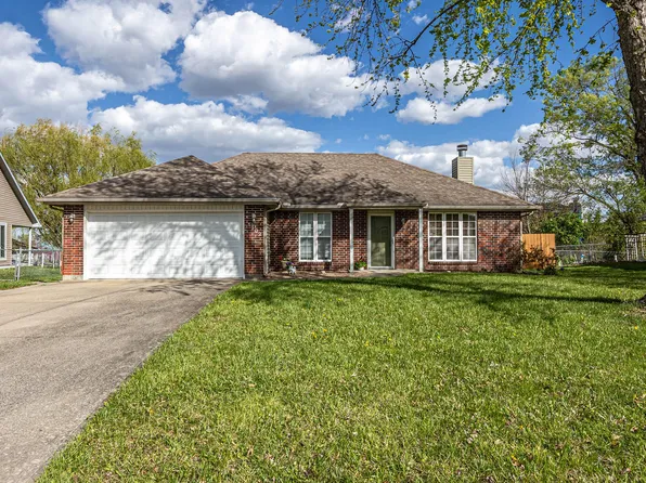 1102 Foxridge Drive, Warrensburg, MO 64093