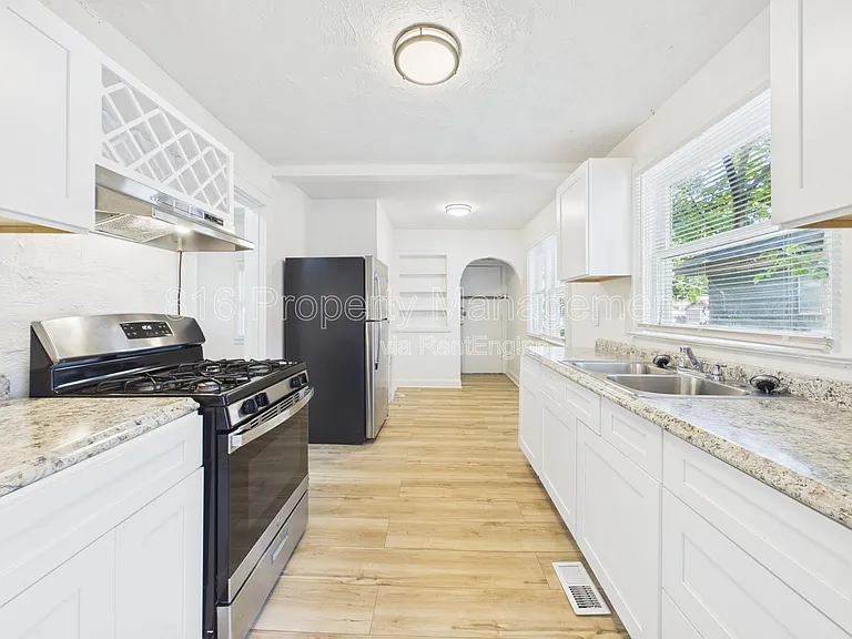 7131 Olive St — Photo 7