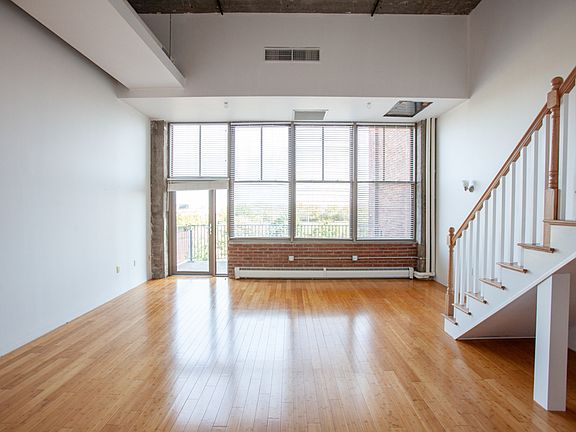 4th image of 156 Porter St APT 329