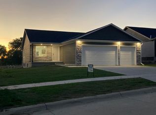 1745 NW 55th St, Lincoln, NE 68528