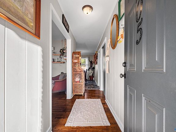 4th image of 205 Maumee Blvd