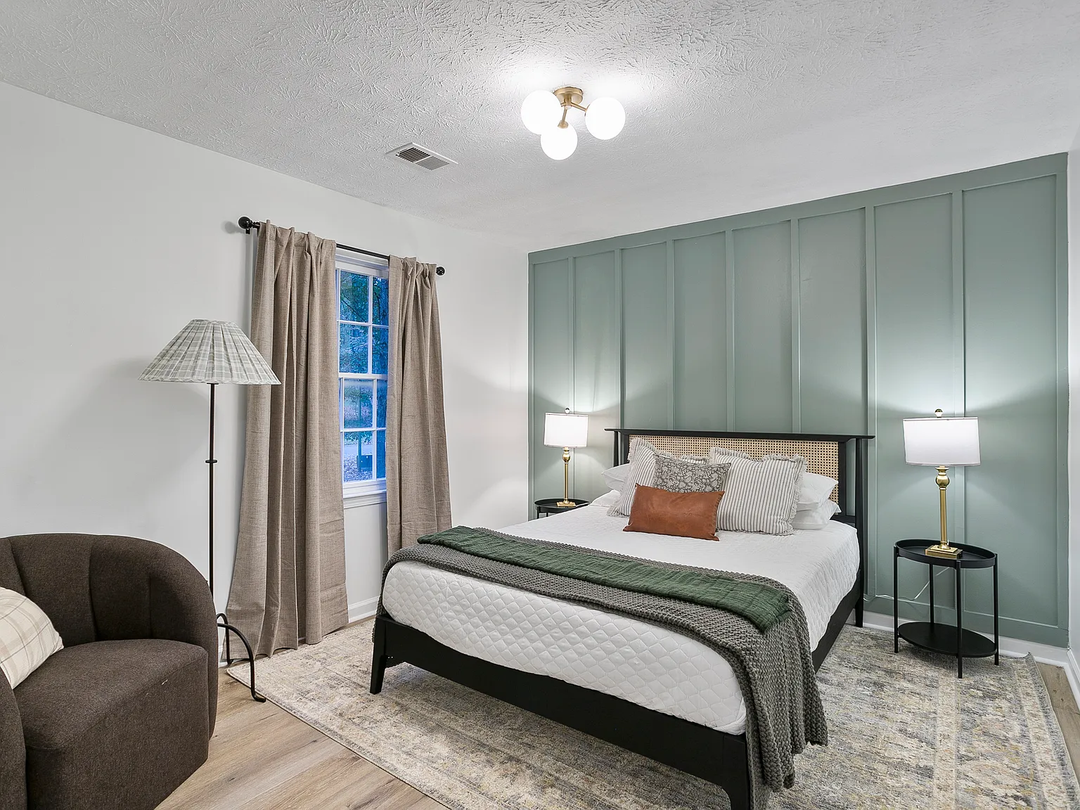4 bed, $7,900 — Photo 4
