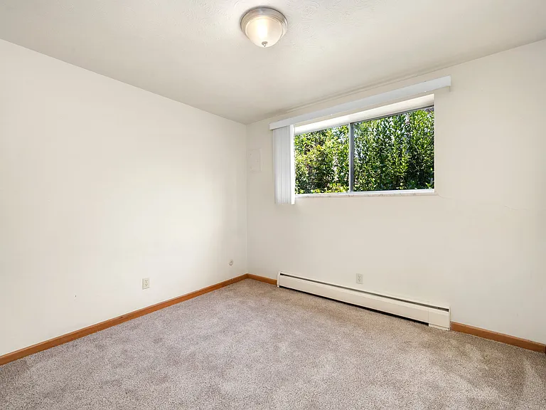 2523 N Garfield Ave — Photo 9