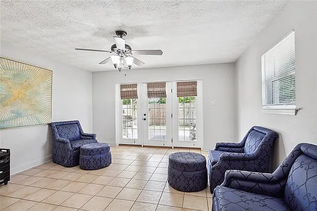 3 bed, 2.0 bath, 1883 sqft, $2,800 — Photo 4