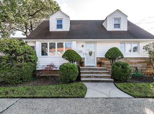 196 Motley St, Valley Stream, NY 11580