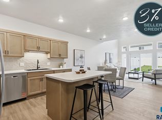 2402 E Jetty Pl, Sioux Falls, SD 57108
