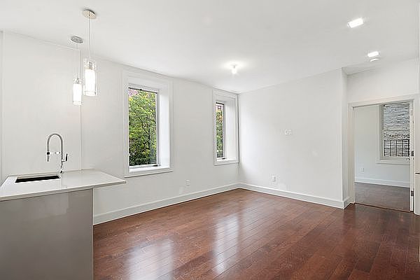 1st image of 142 Edgecombe Ave #1A