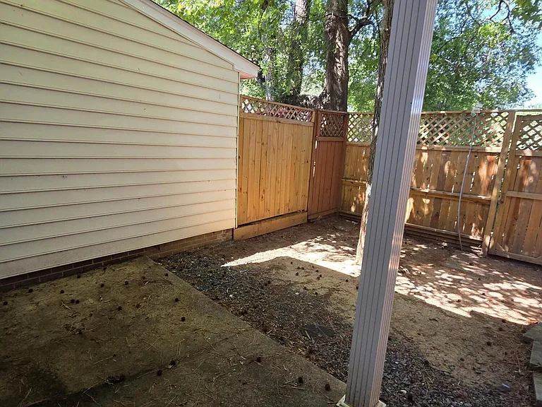 4425 Roller Ct — Photo 16