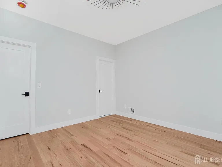2810 Beatty St — Photo 19