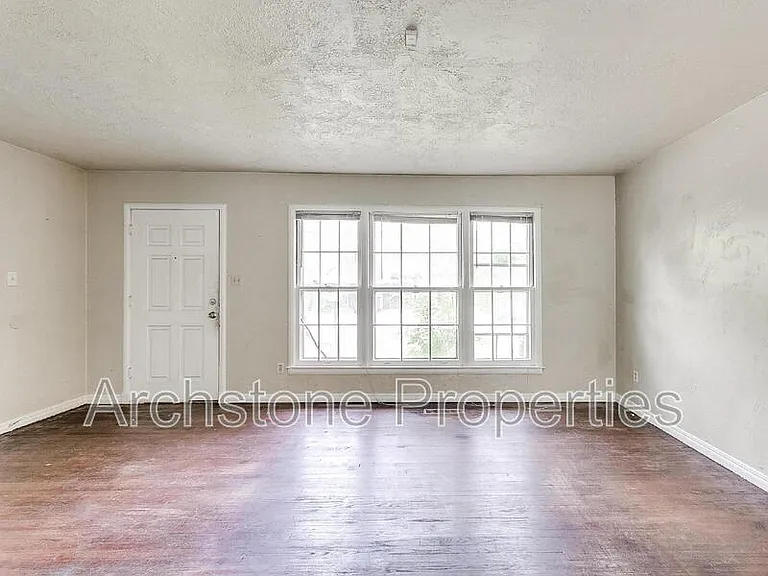 1614 SW 41st St — Photo 11