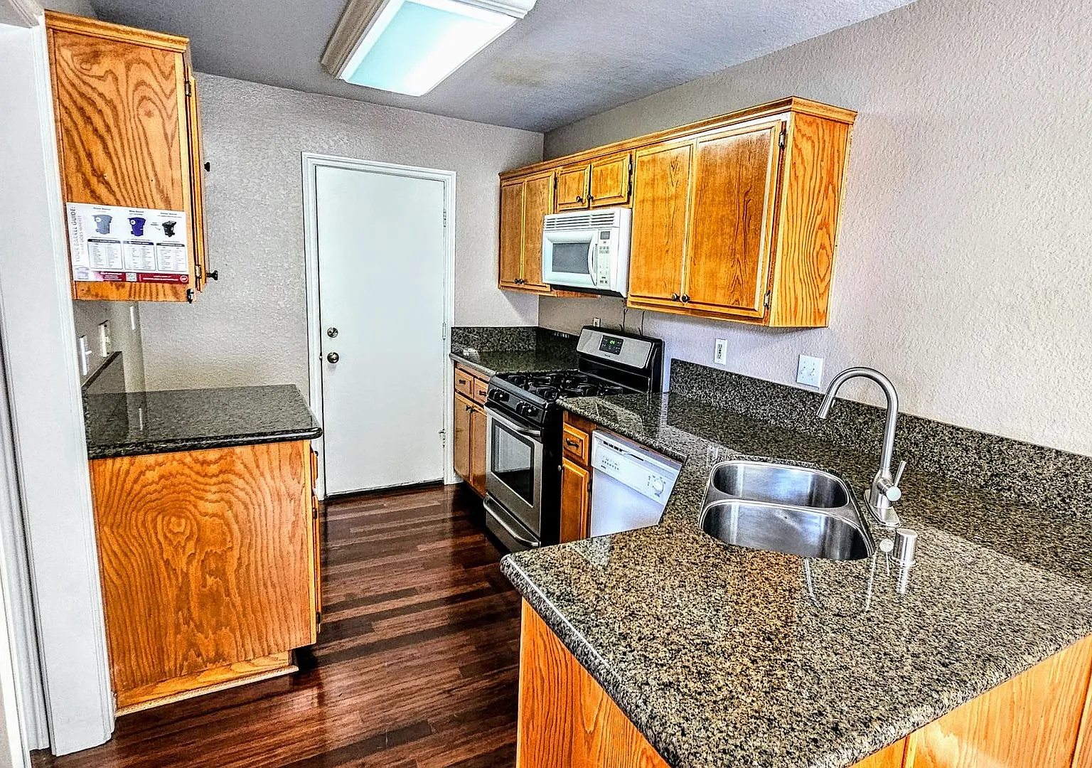8429 Snow View Pl Rancho Cucamonga 91730 (3 Bed / 2 Bath) — Photo 2