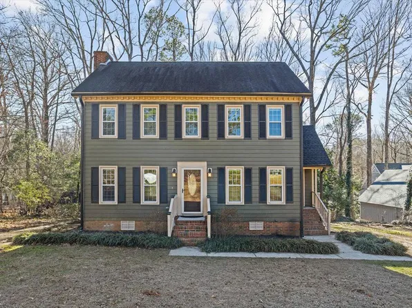 7120 Asheway Dr, Holly Springs, NC 27540