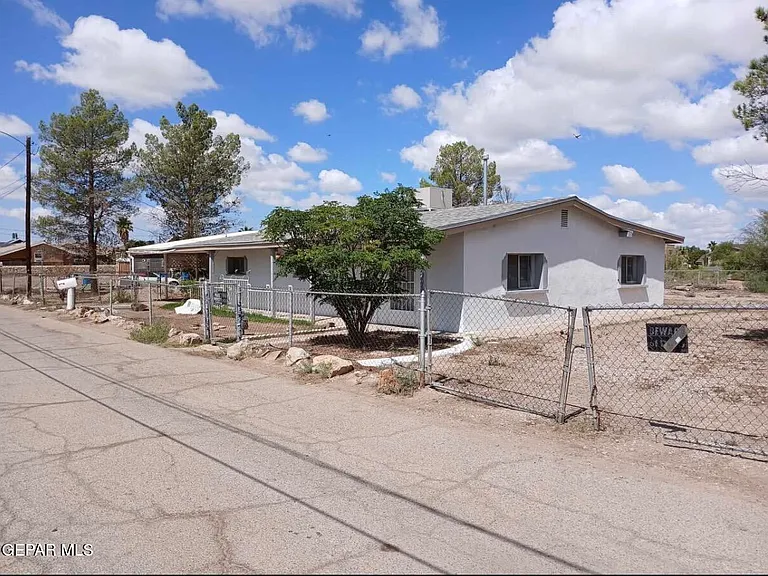 602 Raymundo St — Photo 3