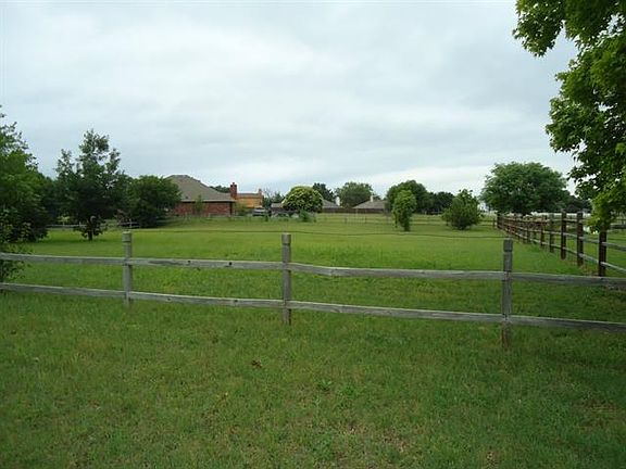 2nd image of 505 N Cannady Cir