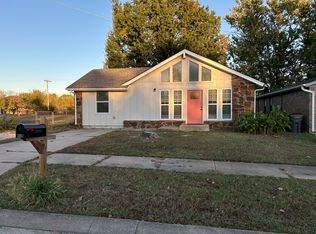 13907 S Hickory Pl, Glenpool, OK 74033