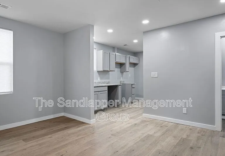 2645 Oregon Ave — Photo 7