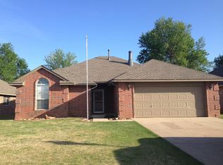 1224 W Churchill Way, Mustang, OK 73064