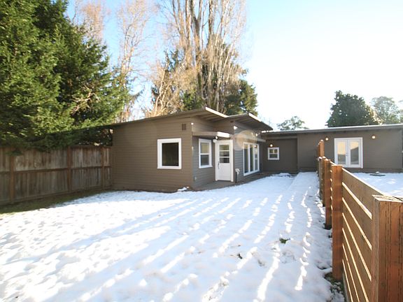 2nd image of 24012 Vashon Hwy SW