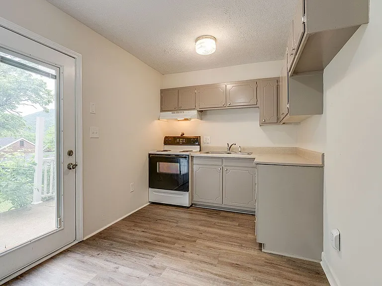 364 Fir St — Photo 7