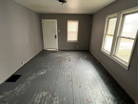 2nd image of 1225 S Silas St