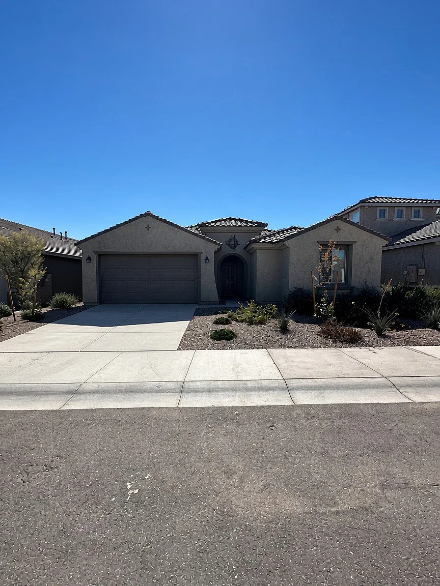 4 bed, 3.5 bath, 2664 sqft, $3,100 — Photo 1