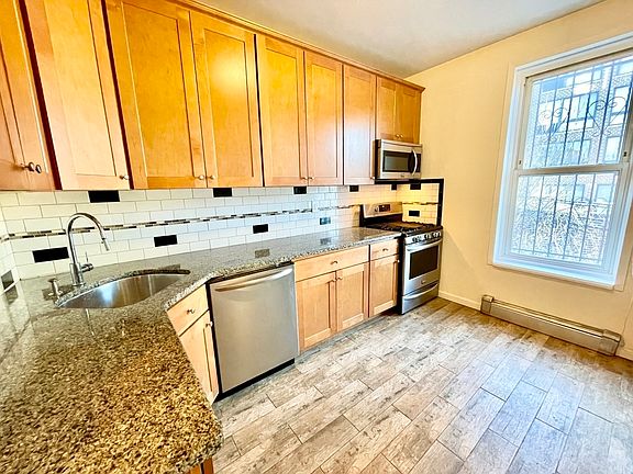 4th image of 2744 27th St #2