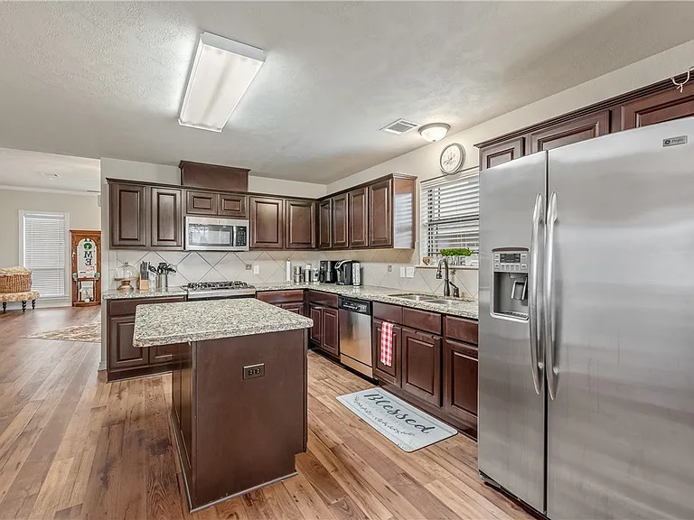 918 Dove Landing Ave — Photo 8