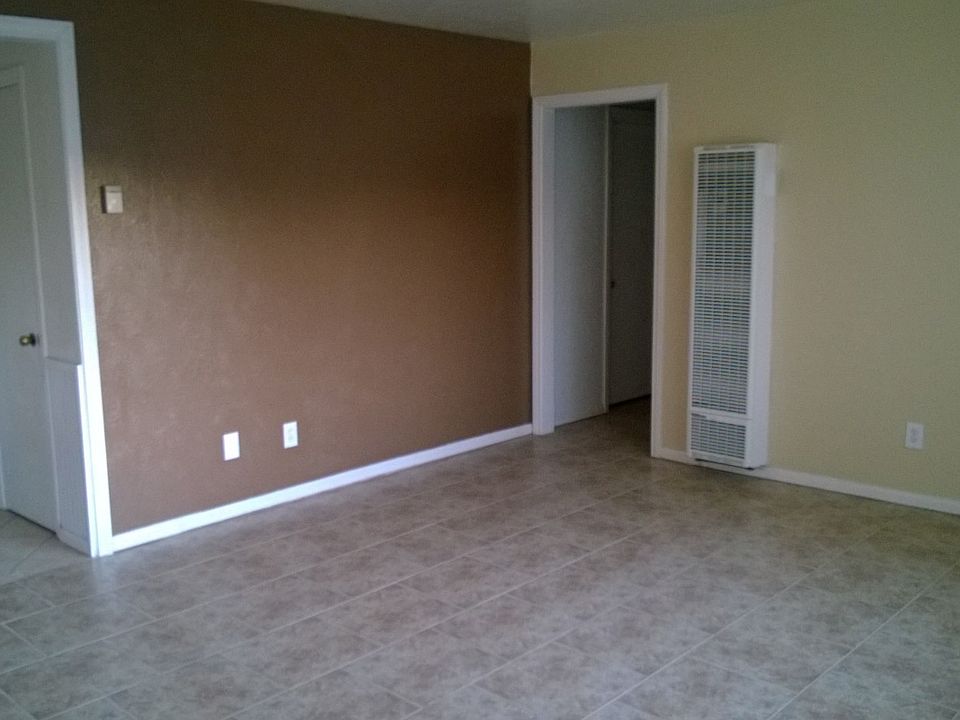 1st image of 4915 N D St