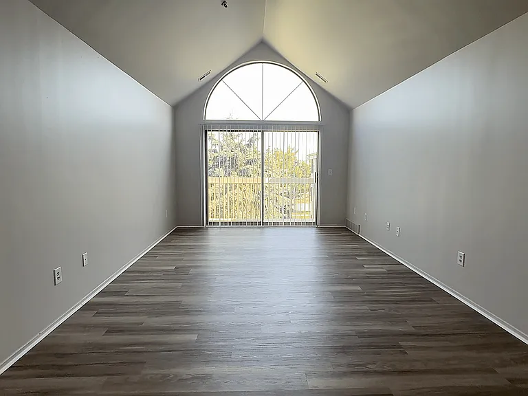 Prentiss Pointe Apartments — Photo 90