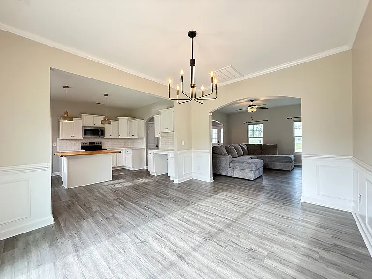 303 Breezeway Dr — Photo 13