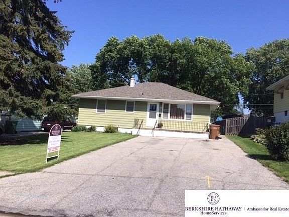 2nd image of 3812 Gertrude St