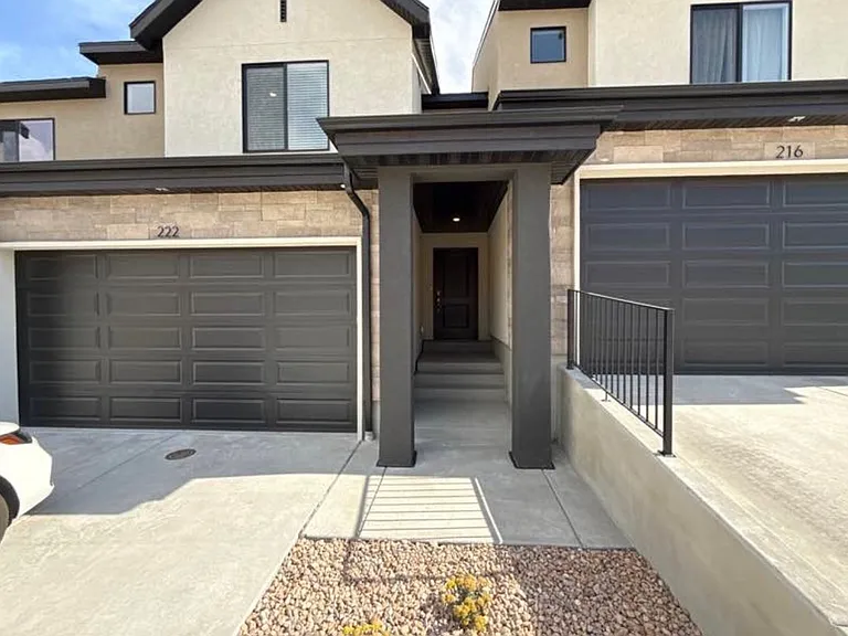 222 E Glencoe Dr — Photo 1