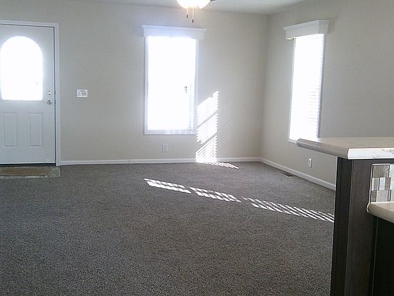 4th image of 3715 Emerald Park Dr