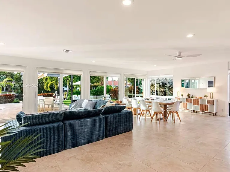 636 Hibiscus Dr — Photo 17