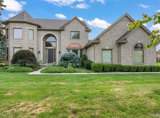 40387 Emerald Ln E, Clinton Township, MI 48038