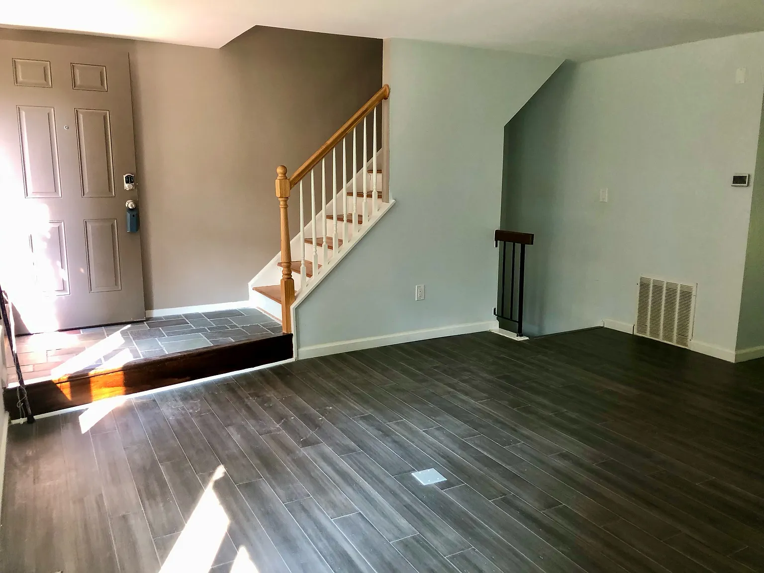 3 bed, 2.5 bath, 1370 sqft, $2,900 — Photo 3