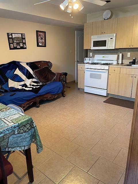 1st image of 793 Rossville Ave