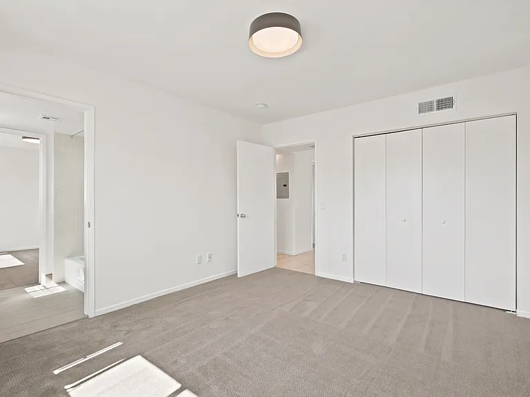 4111 Tujunga Ave #24 — Photo 7