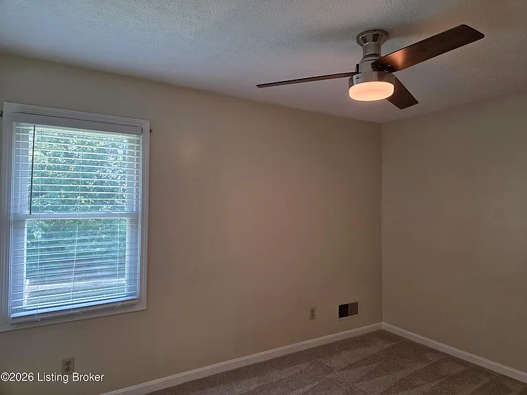4204 Holly Tree Dr — Photo 17
