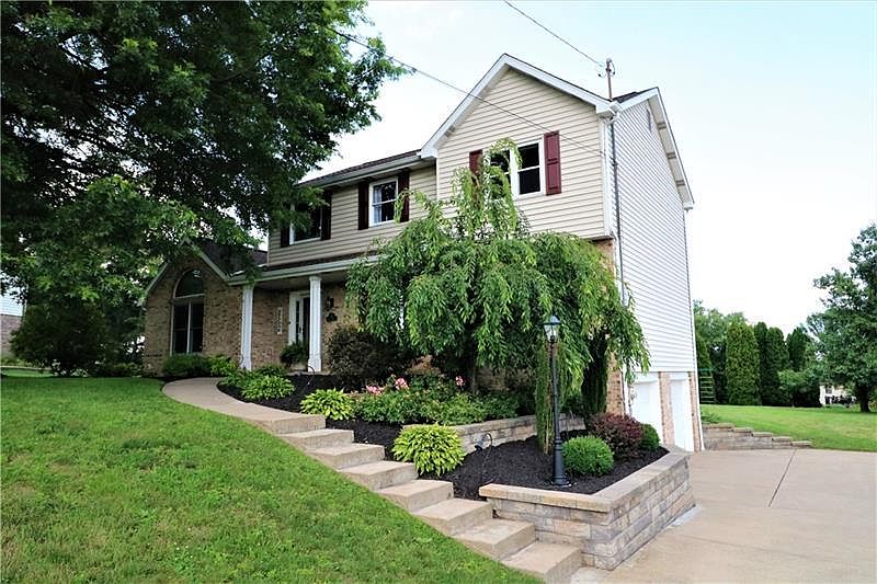 1st image of 144 Lake Dr