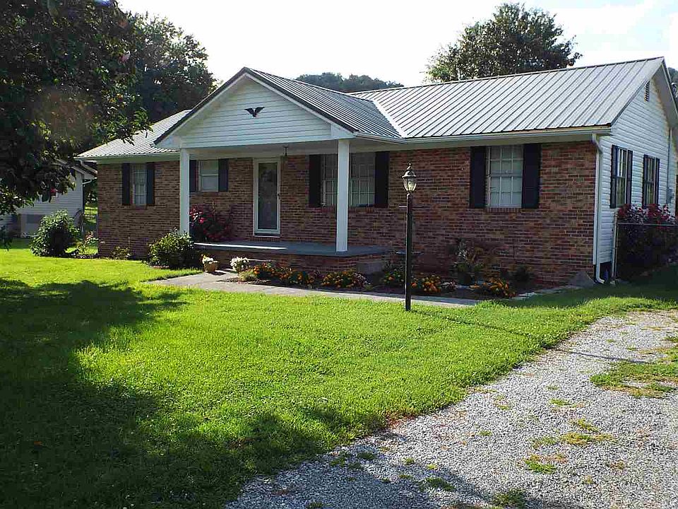 1st image of 208 Lakeshore Cir