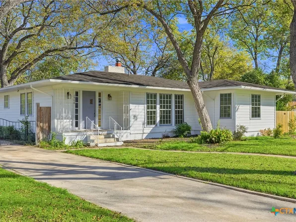 1506 Grace St, Taylor, TX 76574