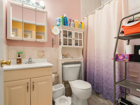 215 South Street image 8 of 37