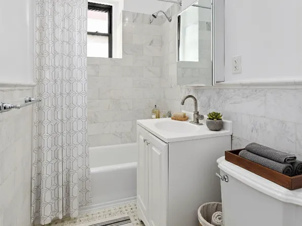 321 Columbus Avenue image 3 of 8