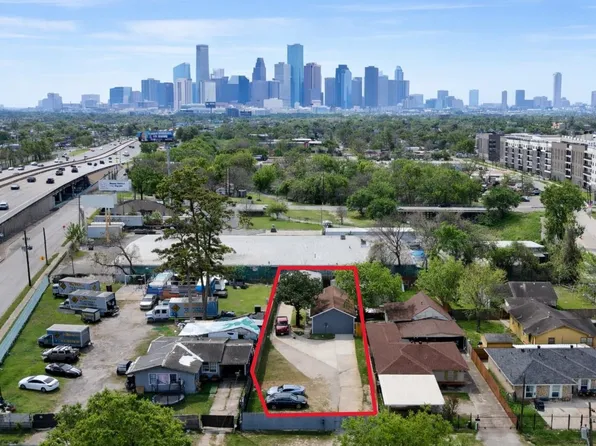 409 Robert Lee Rd, Houston, TX 77009