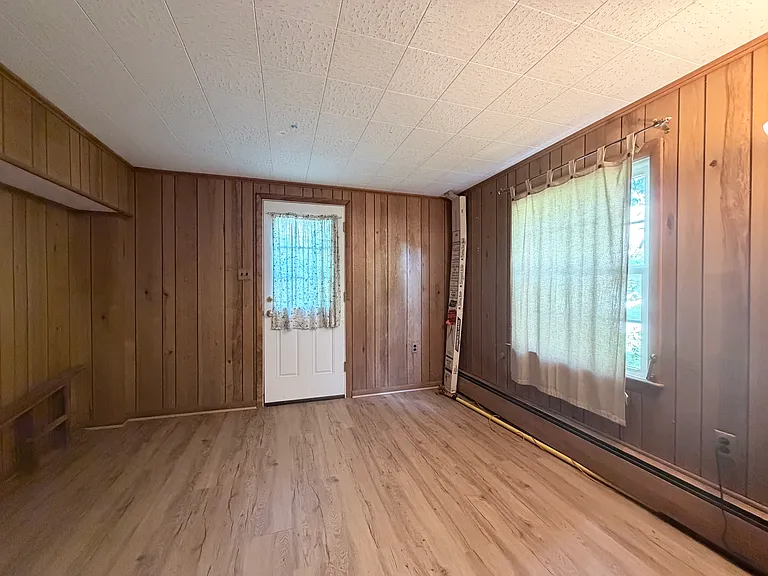 7529 Cayuga Ave — Photo 46