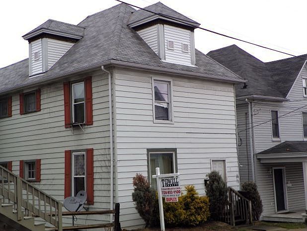 1st image of 227 W 4th St